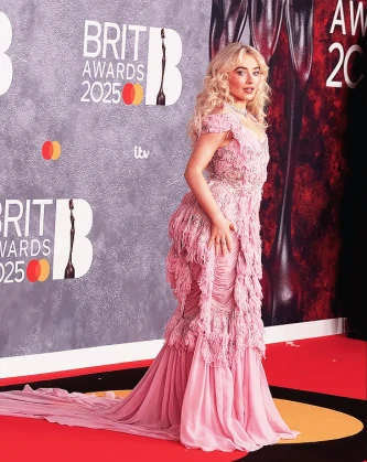 Imagem recente de sabrinacarpenter