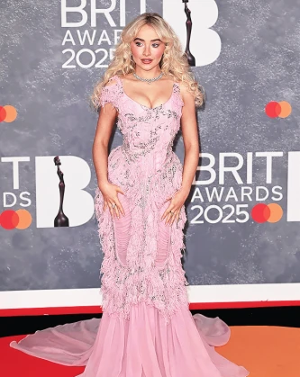 Imagem recente de sabrinacarpenter