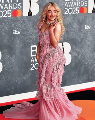 Imagem recente de sabrinacarpenter