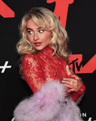 Imagem recente de sabrinacarpenter