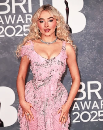 Imagem recente de sabrinacarpenter