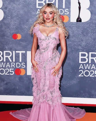 Imagem recente de sabrinacarpenter