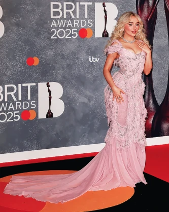 Imagem recente de sabrinacarpenter