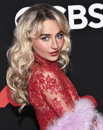 Imagem recente de sabrinacarpenter