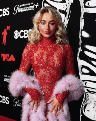 Imagem recente de sabrinacarpenter