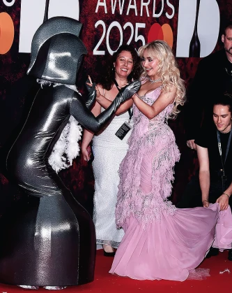 Imagem recente de sabrinacarpenter