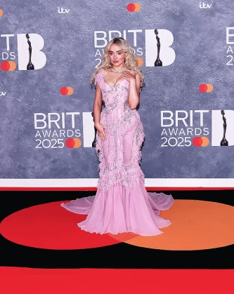 Imagem recente de sabrinacarpenter