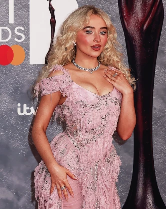 Imagem recente de sabrinacarpenter