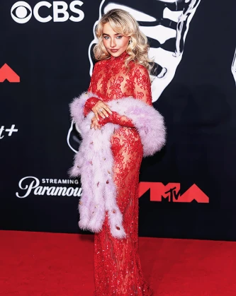 Imagem recente de sabrinacarpenter