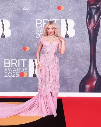 Imagem recente de sabrinacarpenter