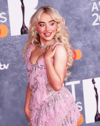 Imagem recente de sabrinacarpenter