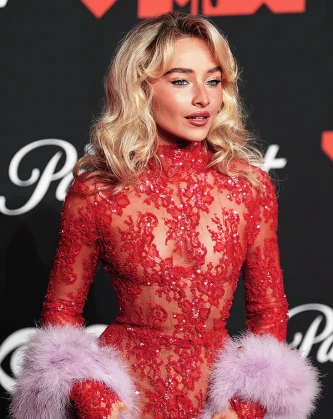 Imagem recente de sabrinacarpenter