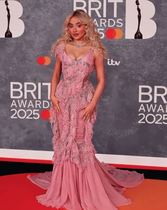 Imagem recente de sabrinacarpenter