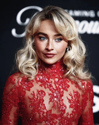 Imagem recente de sabrinacarpenter