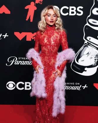 Imagem recente de sabrinacarpenter