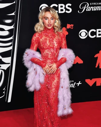 Imagem recente de sabrinacarpenter