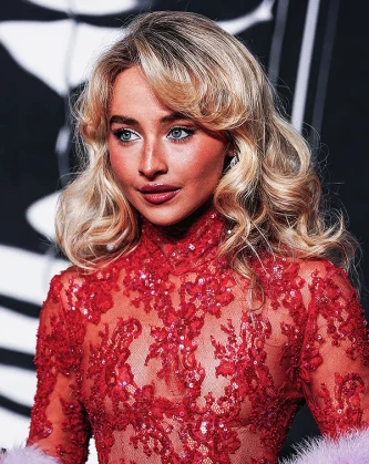 Imagem recente de sabrinacarpenter