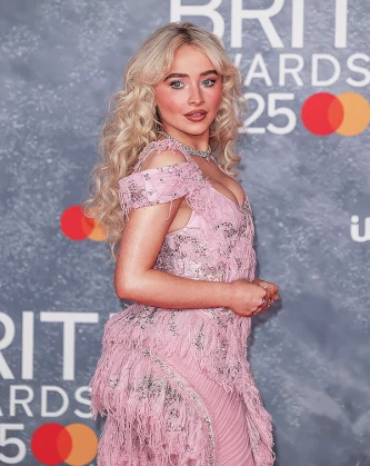 Imagem recente de sabrinacarpenter