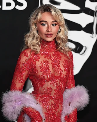 Imagem recente de sabrinacarpenter