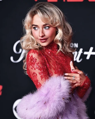 Imagem recente de sabrinacarpenter