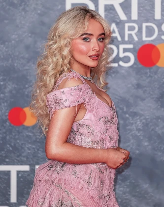 Imagem recente de sabrinacarpenter