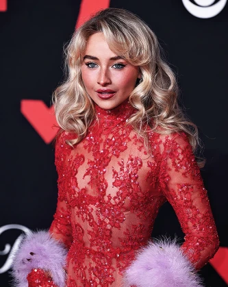 Imagem recente de sabrinacarpenter