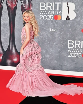 Imagem recente de sabrinacarpenter