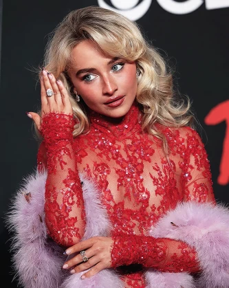 Imagem recente de sabrinacarpenter