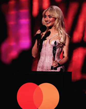 Imagem recente de sabrinacarpenter