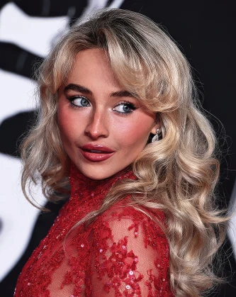 Imagem recente de sabrinacarpenter