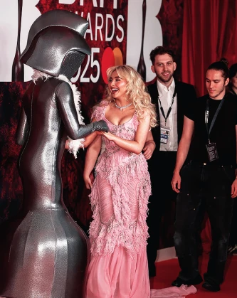 Imagem recente de sabrinacarpenter