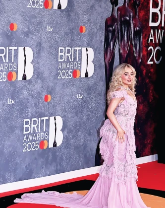 Imagem recente de sabrinacarpenter