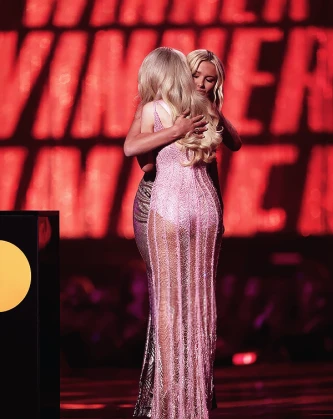 Imagem recente de sabrinacarpenter