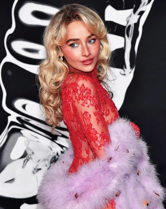 Imagem recente de sabrinacarpenter