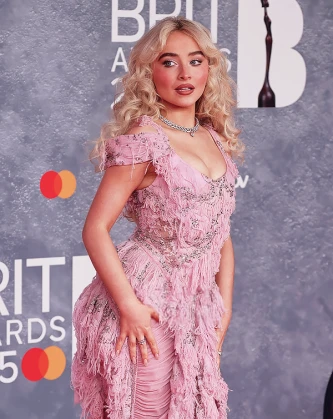 Imagem recente de sabrinacarpenter