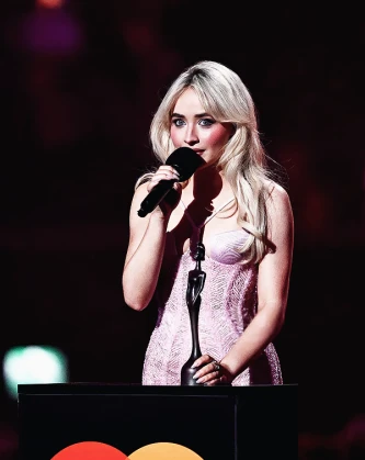 Imagem recente de sabrinacarpenter