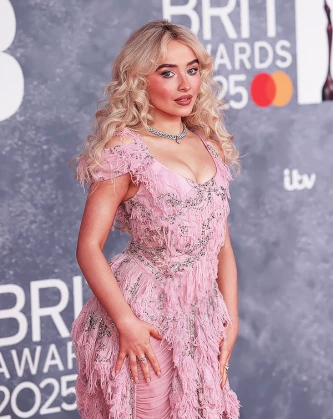 Imagem recente de sabrinacarpenter