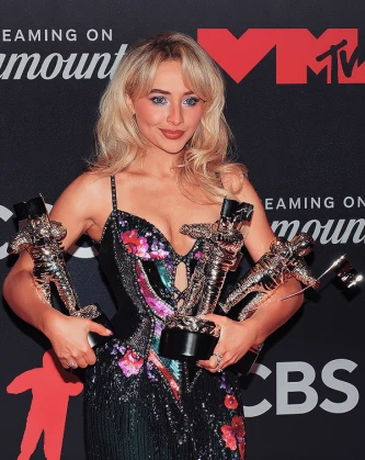 Imagem recente de sabrinacarpenter