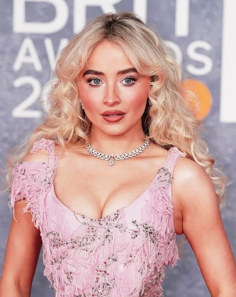 Imagem recente de sabrinacarpenter