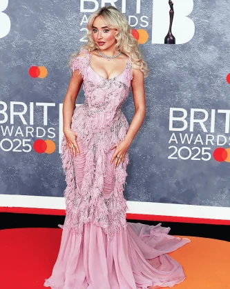 Imagem recente de sabrinacarpenter