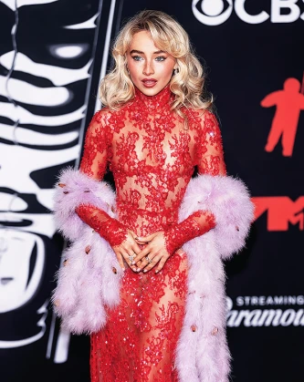 Imagem recente de sabrinacarpenter