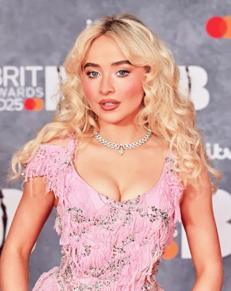 Imagem recente de sabrinacarpenter