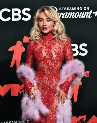 Imagem recente de sabrinacarpenter