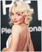 Imagem recente de sabrinacarpenter