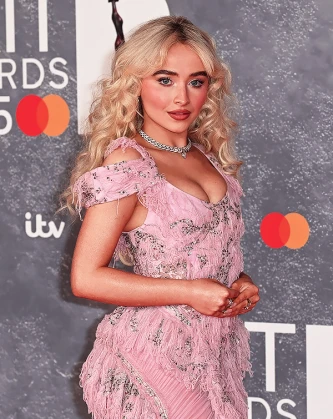 Imagem recente de sabrinacarpenter