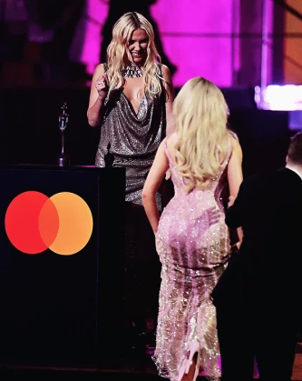 Imagem recente de sabrinacarpenter