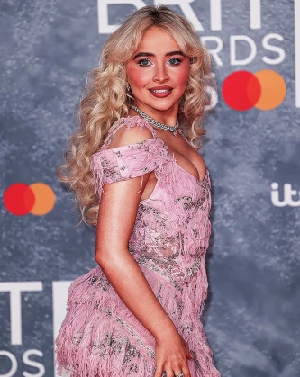 Imagem recente de sabrinacarpenter