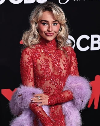 Imagem recente de sabrinacarpenter