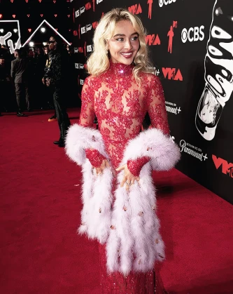 Imagem recente de sabrinacarpenter