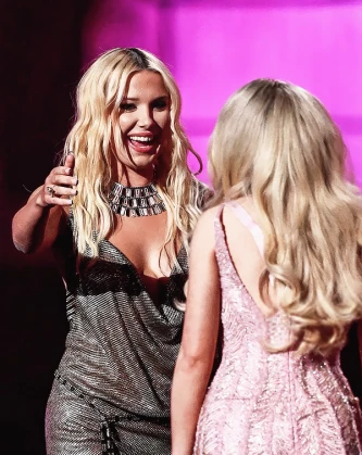 Imagem recente de sabrinacarpenter